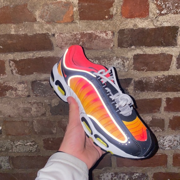 Nike Other - Nike Air Max Tailwind 4 ‘Sunset’